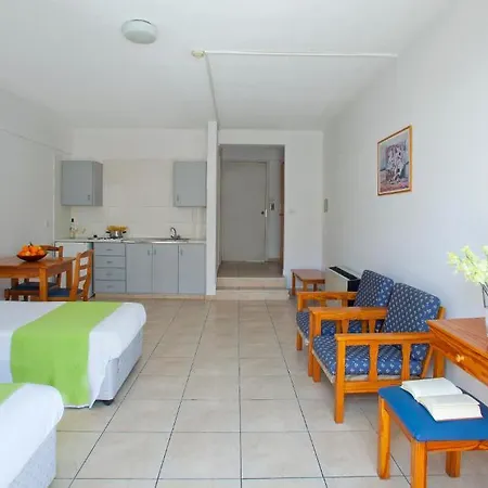 Paloma 4*