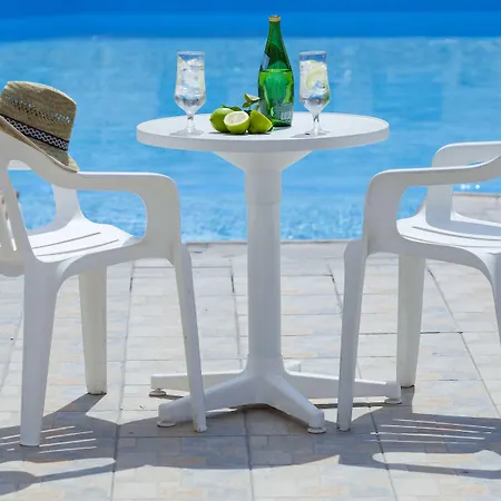 מלון דירות Paloma איה נאפה